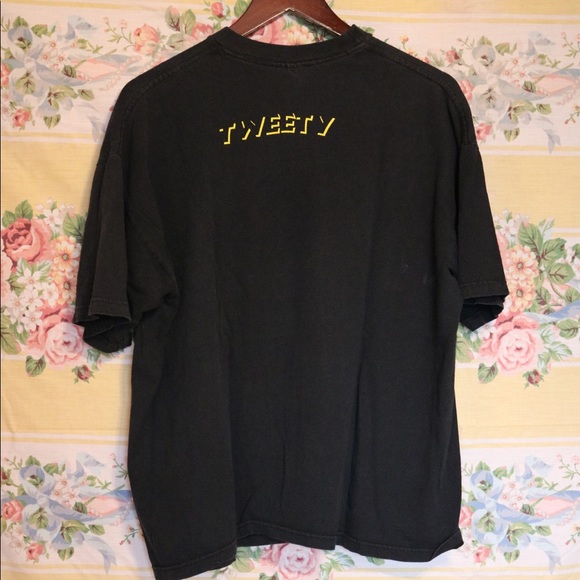 Vintage 1997 Tweety Bird t-shirt - Picture 2 of 6